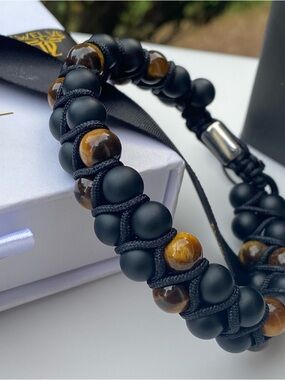 Matte Black and Tiger Eye Beaded Macramé Bracelet